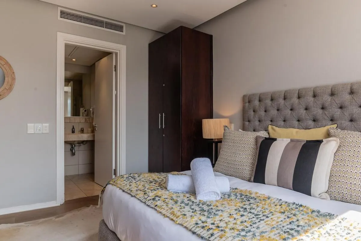 Luxury 2 Bedroom Marina Apartment - 302 Ellesmere Cape Town