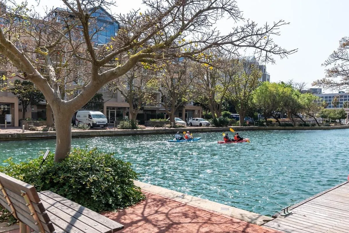 Luxury 2 Bedroom Marina Apartment - 302 Ellesmere Cape Town 0*,