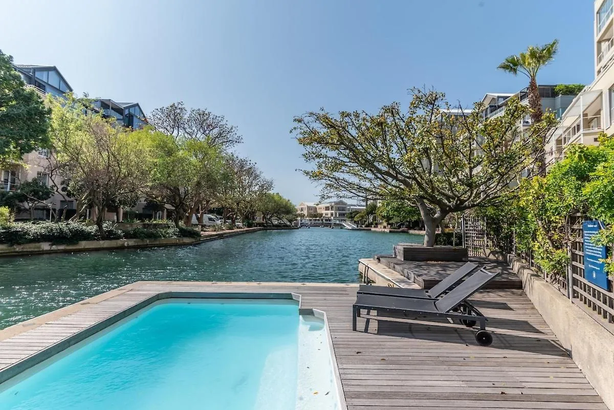 Ferienwohnung Marina Views Stylish 2Br W Private Deck Kapstadt Apartment